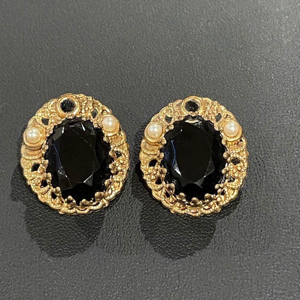 W.Germany Vintage‎ Clip On Earrings Oval Black Gold Tone Filigree Pearl Accent